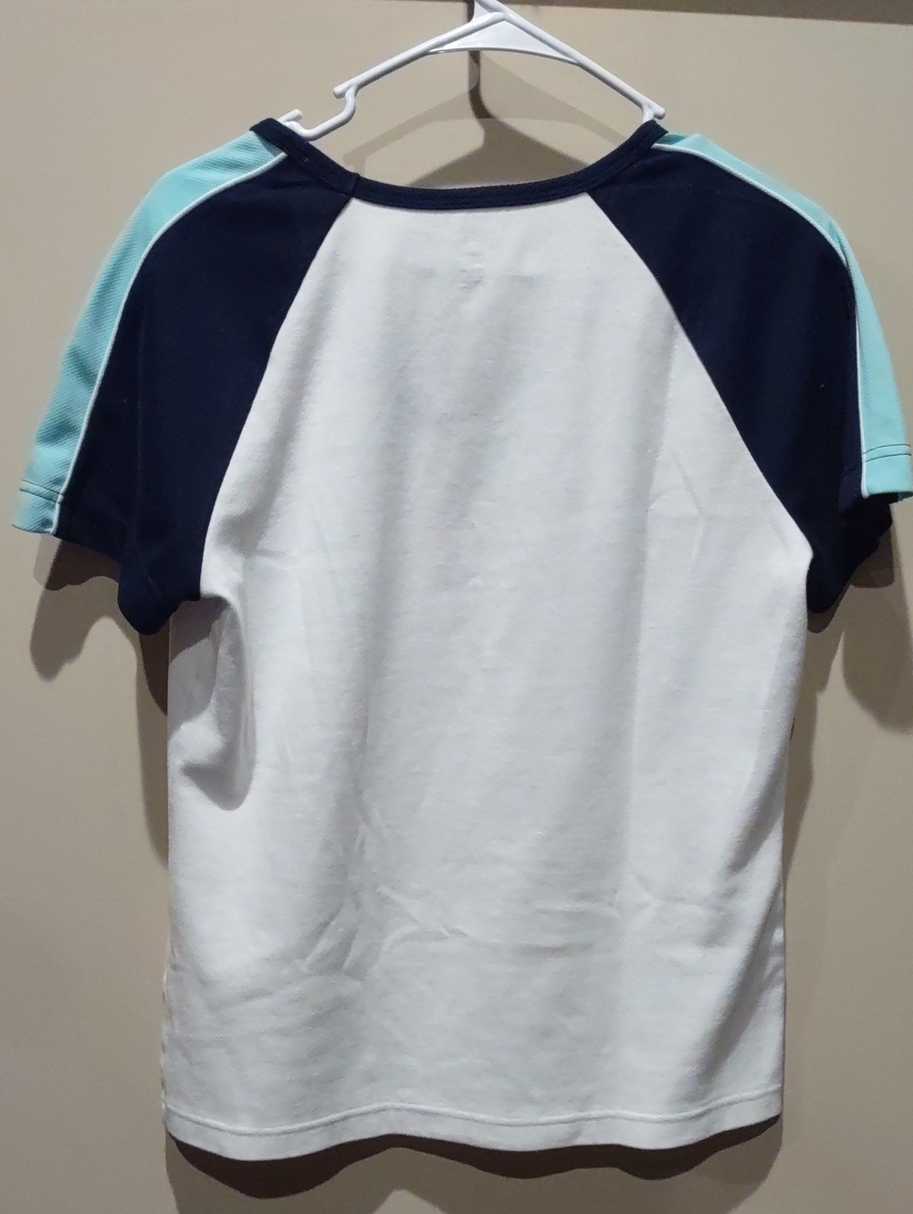 Bobbie Brooks White V-Neck Tee with Navy And Mint Green Sleeves Shoulders, M - Picture 5 of 6